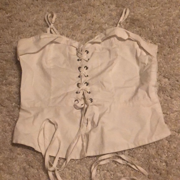 lace in the middle crop top - Picture 1 of 1